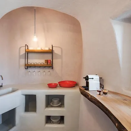 فيلة أموس، أويا، دوار مانشن *